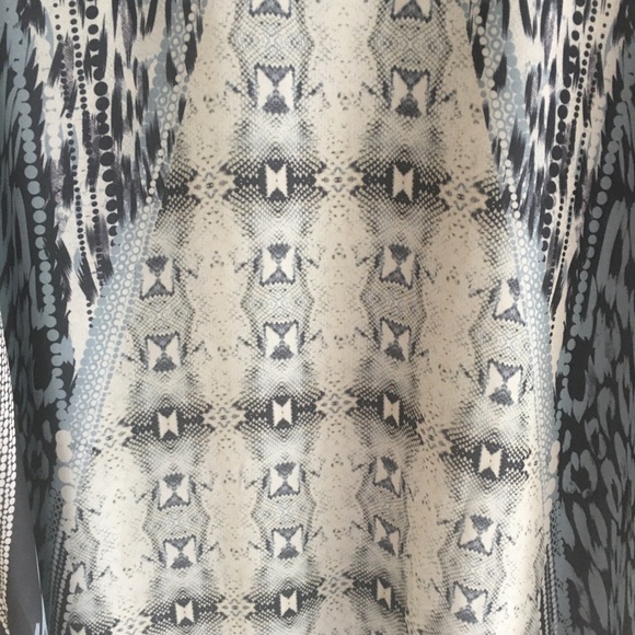 cAbi animal print top fully lined size small - Picture 3 of 10